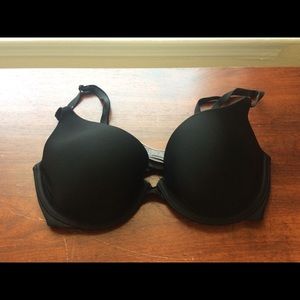 Victoria’s Secret black bra never worn